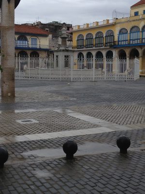 Even a better shot of the "ruins".  The fountain is...